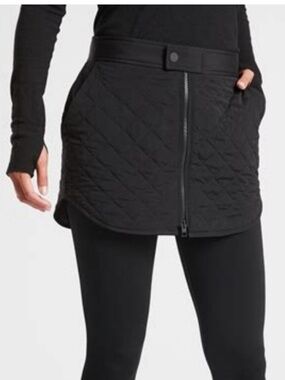 Athleta Toasty Buns Quilted Insulated Skirt